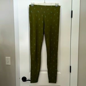 Chipotle logo leggings Women’s XL Gently used